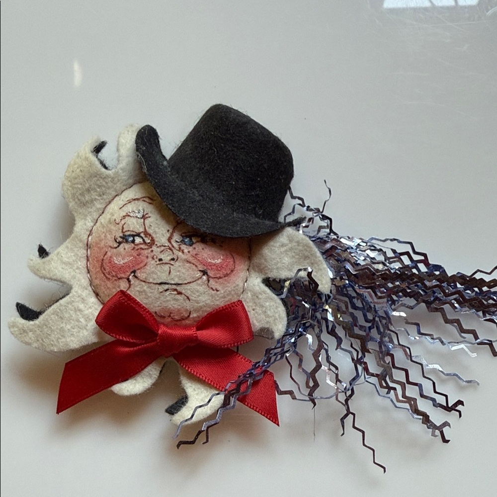 Vintage Annalee Sun Brooch Felt